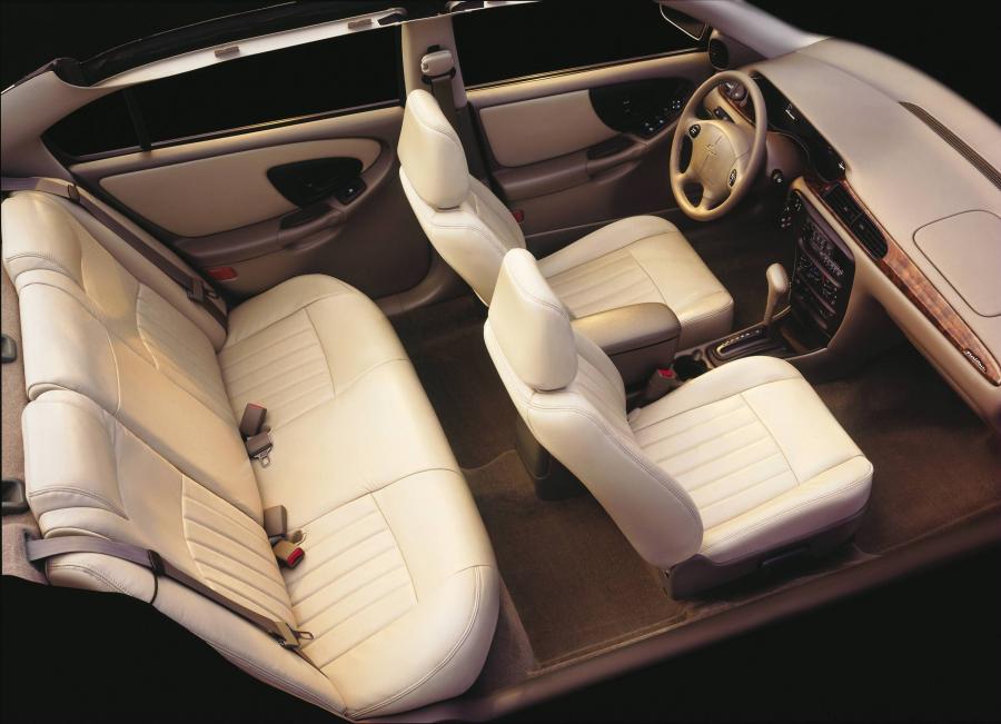  Chevrolet Malibu 1998 года  (фото 12 из 20)